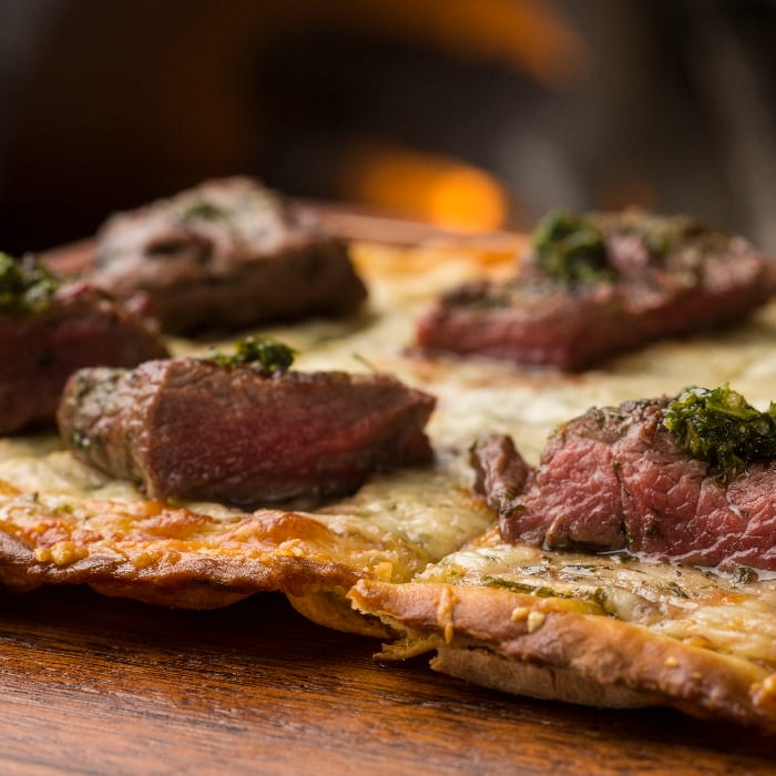 Pizza Al Lomo.